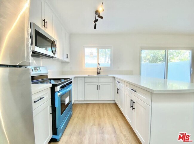 Foto del edificio - 3824 Keystone Avenue Unit 2