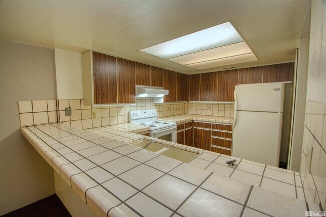 Building Photo - 939 Tyler Way