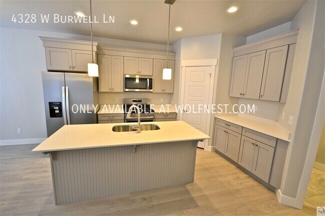 Building Photo - Luxurious 4 Bedroom Herriman Townhome! No ...