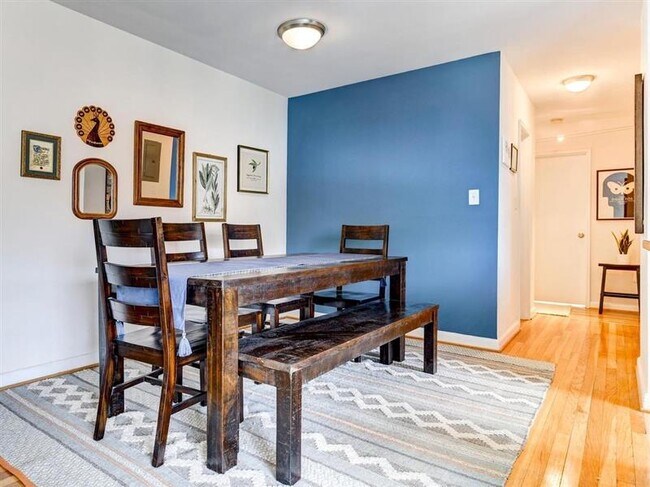 Building Photo - Stunning 3bedroom In the heart of Takoma Park