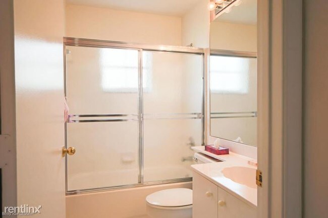 Building Photo - 7921 Sandy Pointe Dr