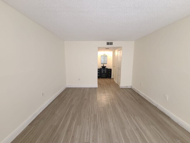 Foto del edificio - 4334 NW 9th Ave
