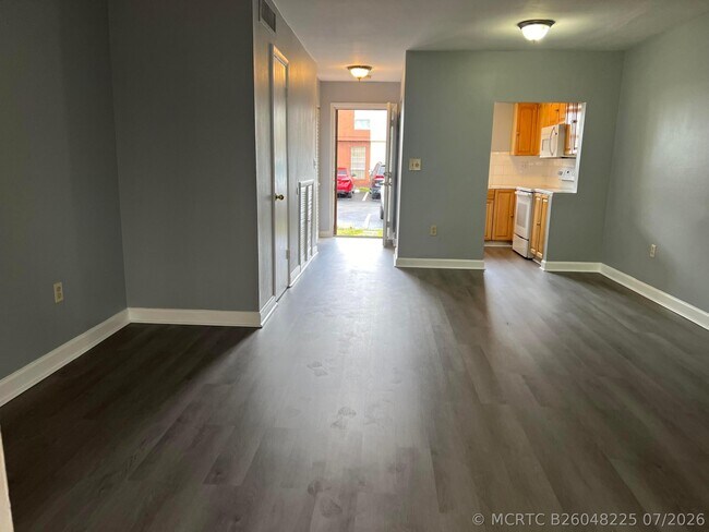 Building Photo - 20 SW 108th Ave