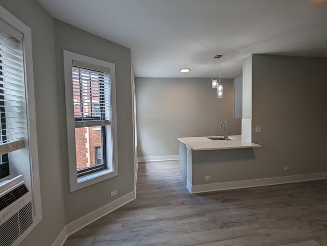 Building Photo - 372 Hazel Ave