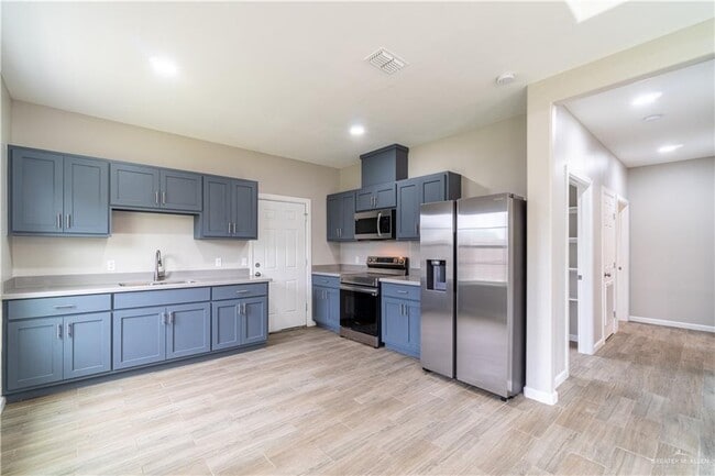 Building Photo - 6903 Venus Dr