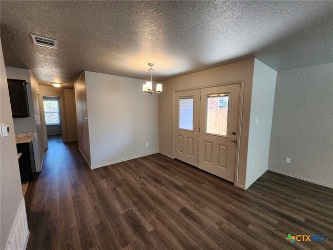 Building Photo - 543 Lost Trl