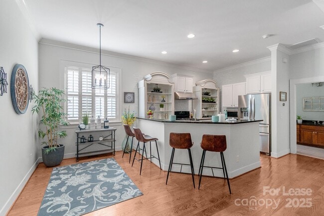 Foto del edificio - 5736 Burck Dr NW