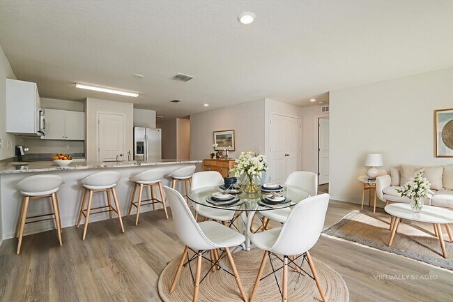 Building Photo - 2660 W Bravura Dr