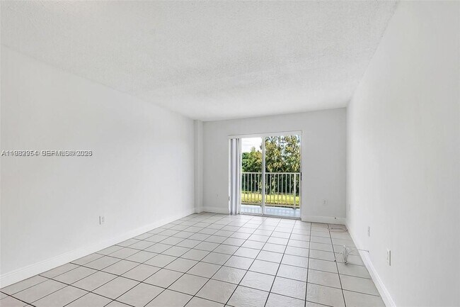 Foto del edificio - 16465 NE 22nd Ave