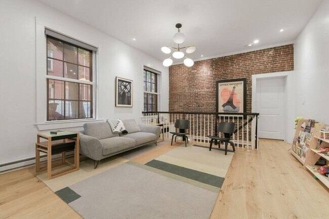 Building Photo - 93 Revere St