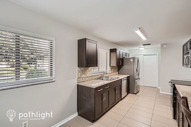 Building Photo - 632 Boniview Ln