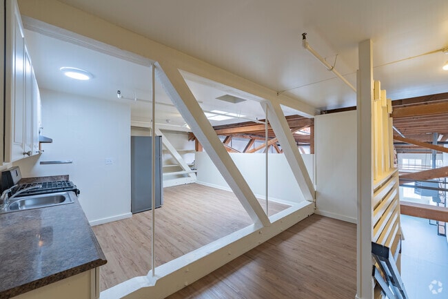 1 dormitorio, 1 baño - 1900 pies cuadrados - Cocina - 1050-1066 47th Ave