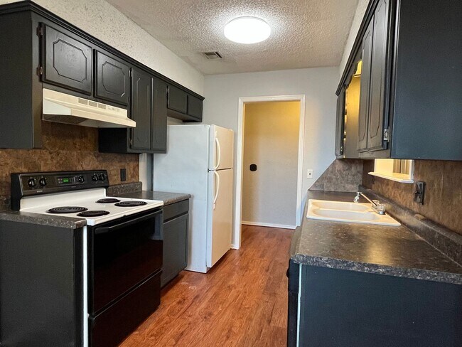 Building Photo - 3 Bed 1 Bath in Midwest City