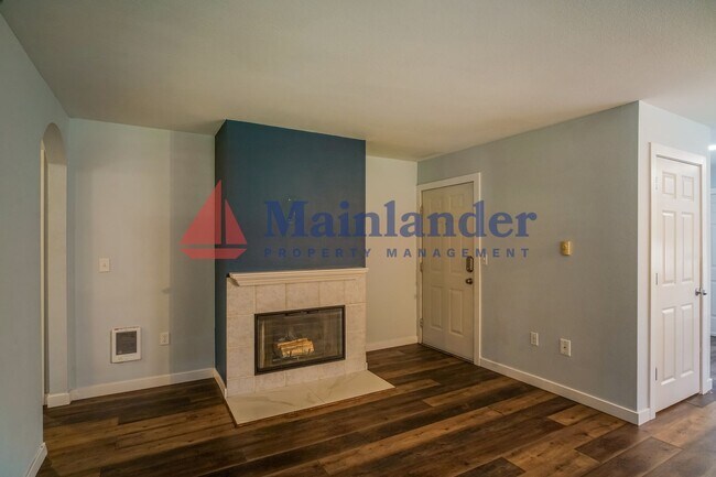 Foto del edificio - **$500 OFF FIRST FULL MONTH'S RENT** Beaut...