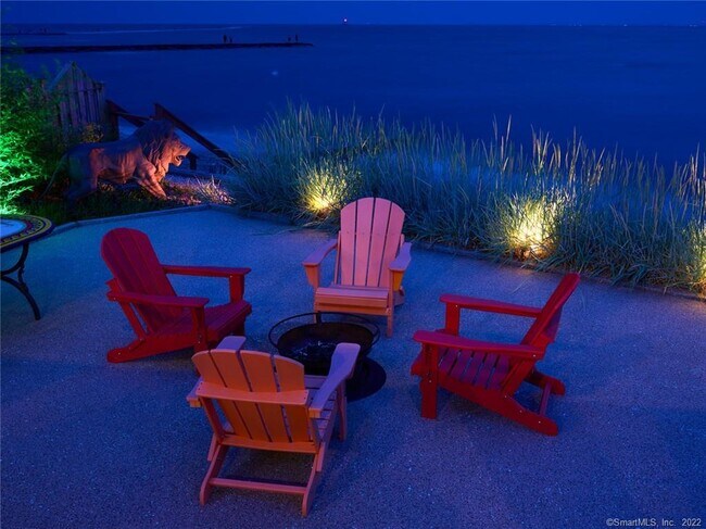 Foto del edificio - 971 Fairfield Beach Rd
