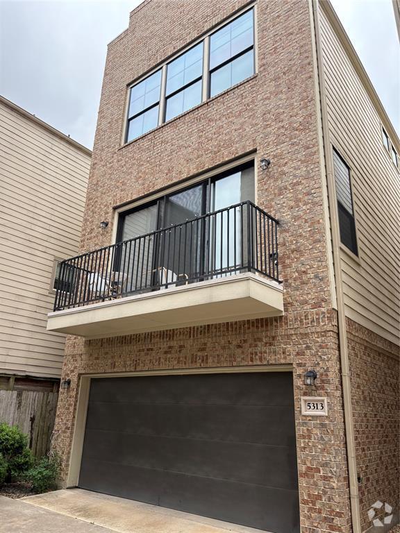 Building Photo - 5313 Petty St