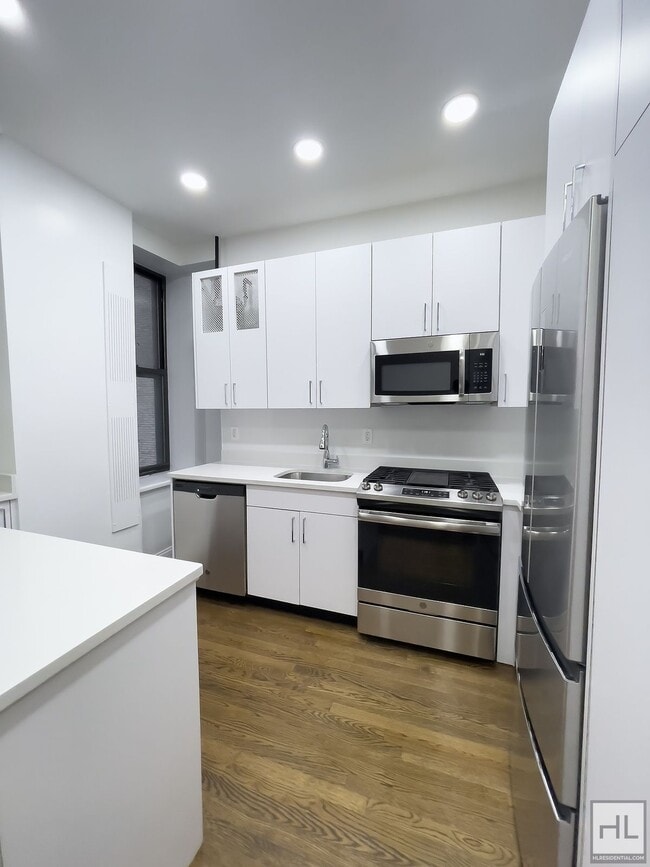 Building Photo - WEST 58 STREET