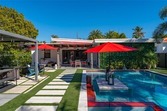 Building Photo - 8030 Noremac Ave