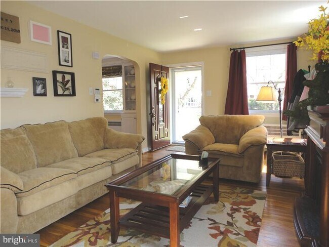 Foto del edificio - 204 Greenbriar Ln