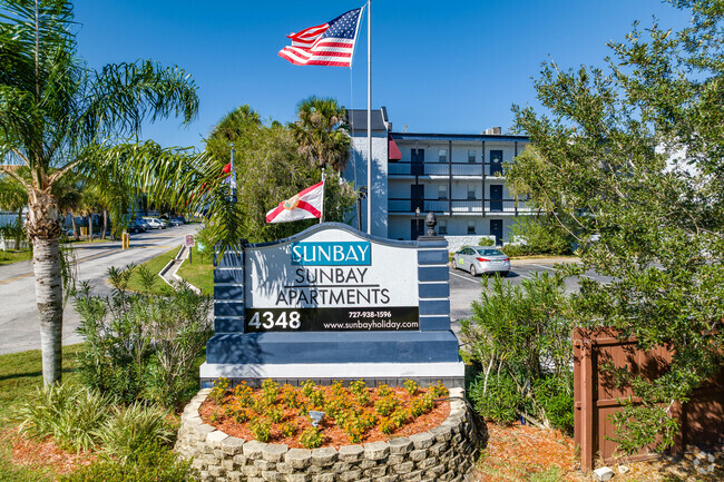 4348 Plaza Dr Holiday, FL - The Sunbay Apartments