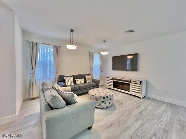 Building Photo - 5865 Shell Cove Drive