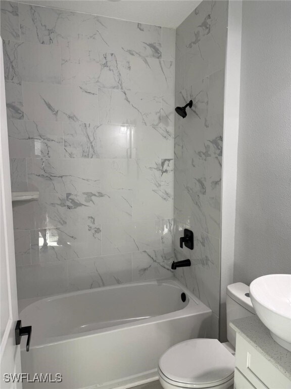 Foto principal - 1045 Norfolk Ave S