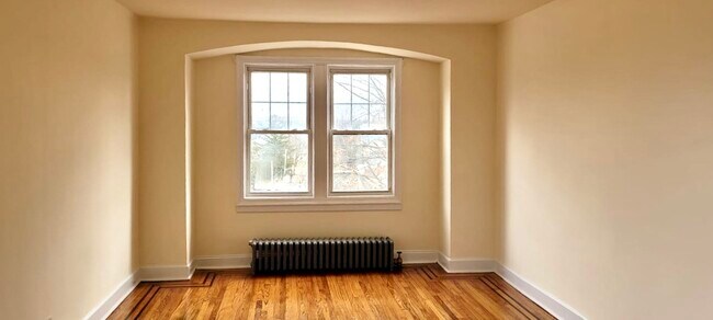 Foto del edificio - 36 Oakwood Ave