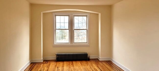 Building Photo - 36 Oakwood Ave