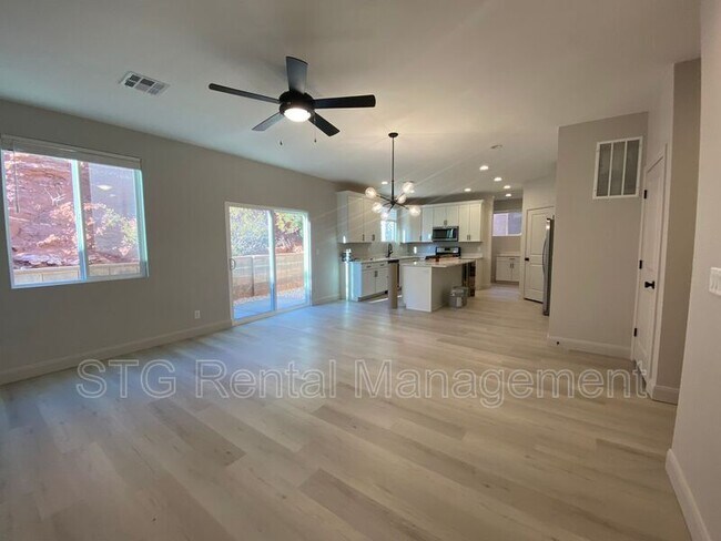 Foto del edificio - 840 Twin Lakes Dr