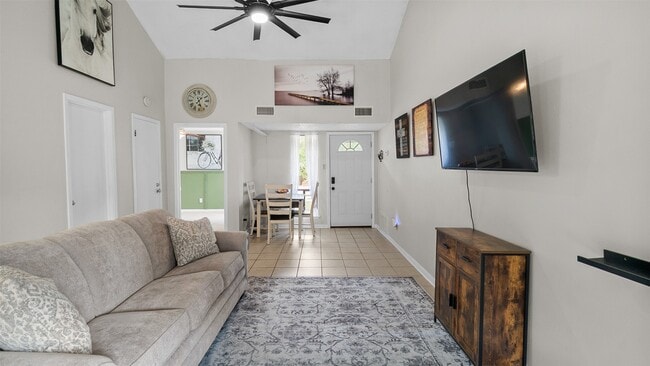 Foto del edificio - 68 Westwood Dr W