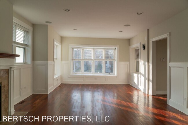 Foto del edificio - 5 br, 4 bath House - 4953 N Bernard