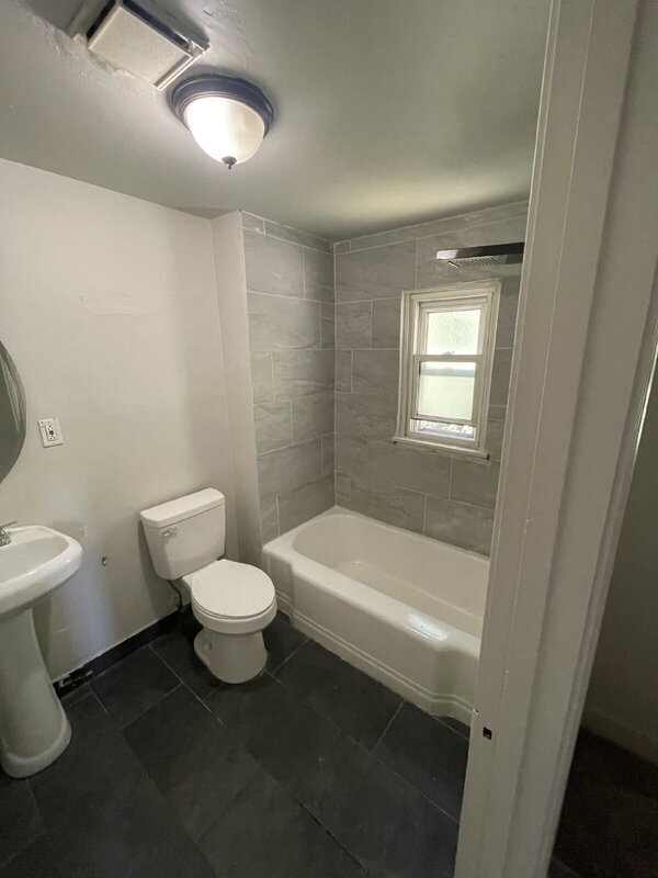 Foto del edificio - 1344 Washington Blvd