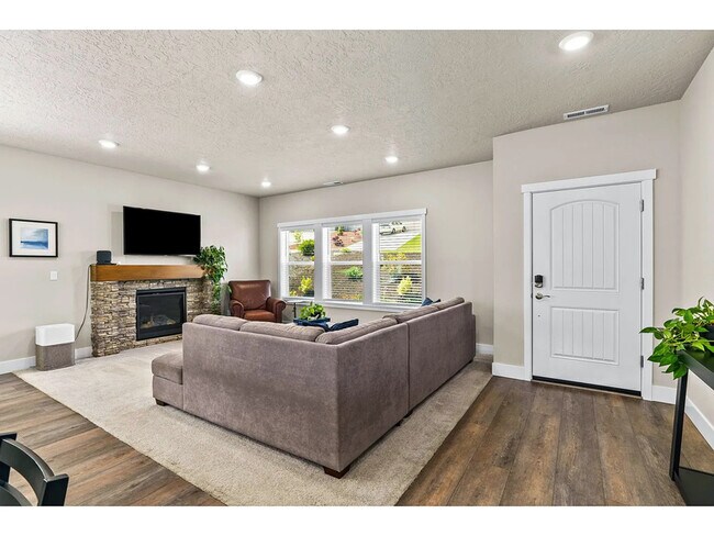 Foto del edificio - 3740 Rockcress Rd