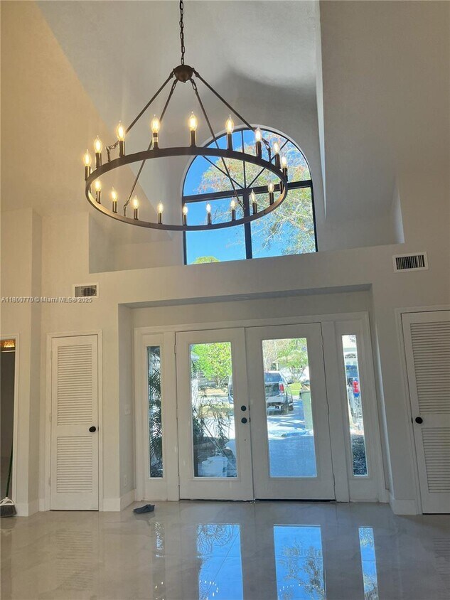 Foto principal - 1182 Raintree Ln