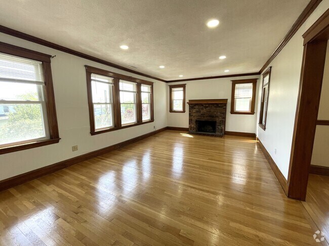 Building Photo - 58 Edgecliff Rd