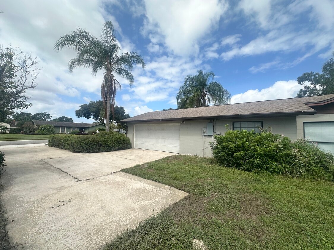 Photo - 107 Maplewood Dr (Sanford, FL)