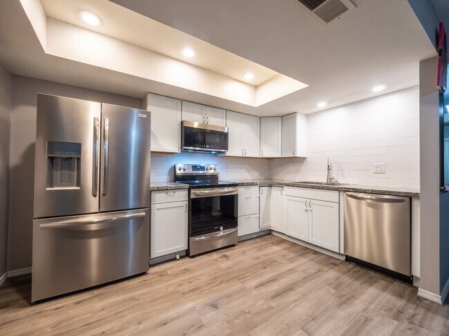 Foto del edificio - 4722 W Rose Ln
