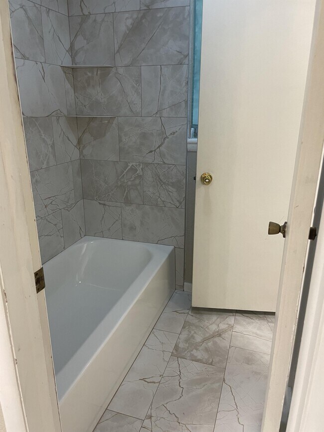 Foto del edificio - 1503 Oakwood Dr