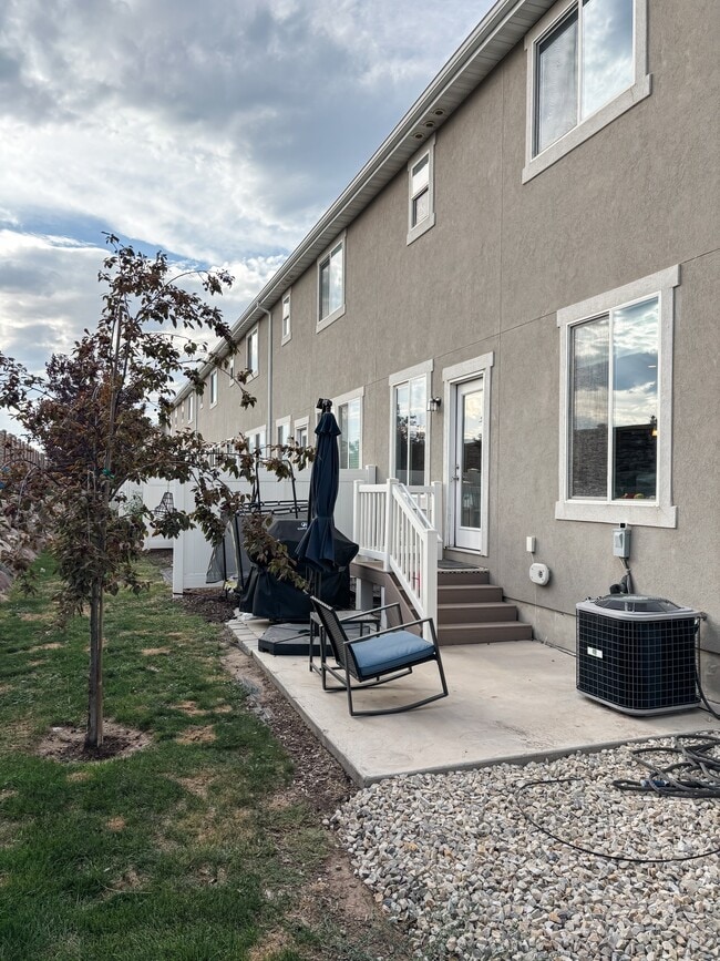 Building Photo - 14550 S Quiet Shade Dr