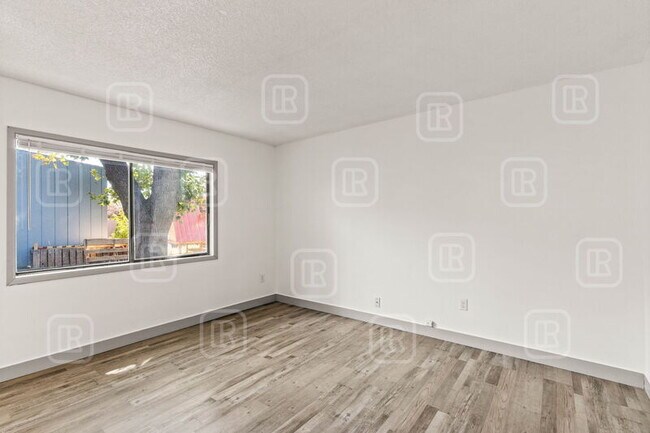 Foto del edificio - 1513 W Mission Ave
