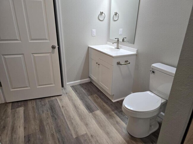 Foto del edificio - 1019 N Quincy Ave