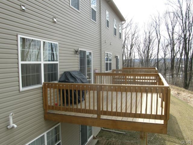 Building Photo - 64 Hillside Ct S
