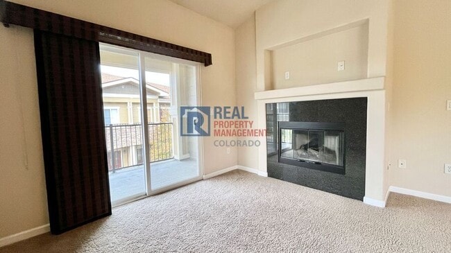 Foto del edificio - 6242 Kilmer Loop
