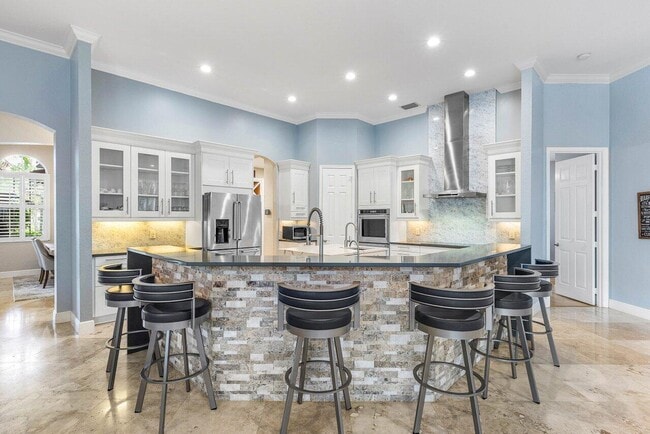 Building Photo - 4675 Manderly Dr
