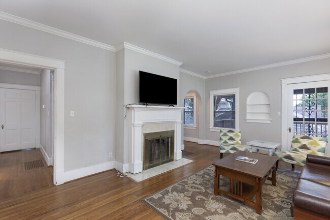 Foto del edificio - 3008 Blakemore Ave