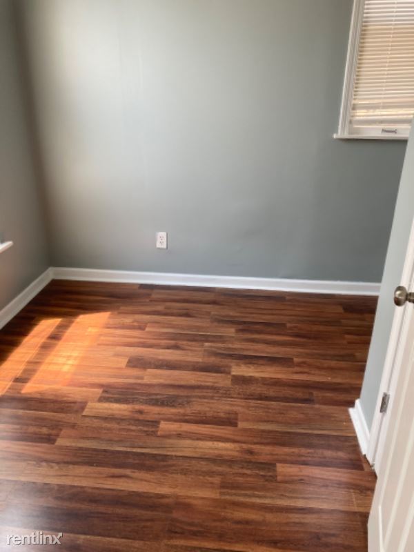 Building Photo - 3 br, 1 bath Apartment - E 72nd St 2 Unit 2