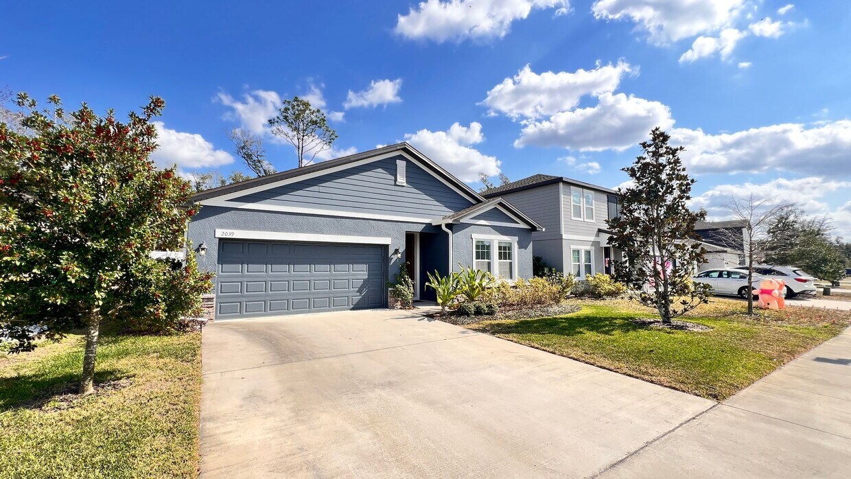 Foto principal - Charming 3-Bedroom Home in Deland – Pet-Fr...