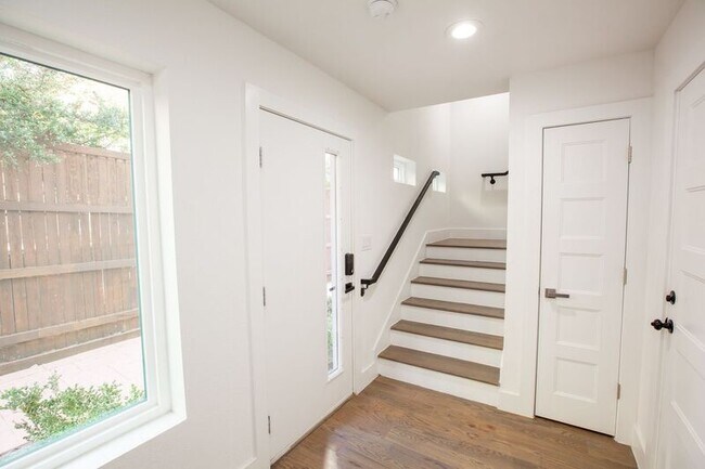 Building Photo - 2450 N Garrett Ave