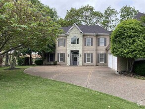 Building Photo - 10180 Wynmanor Dr