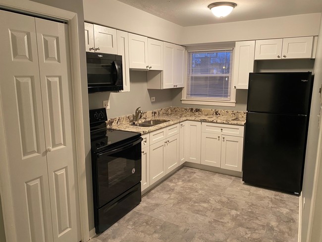 Building Photo - 4651 W 63rd St